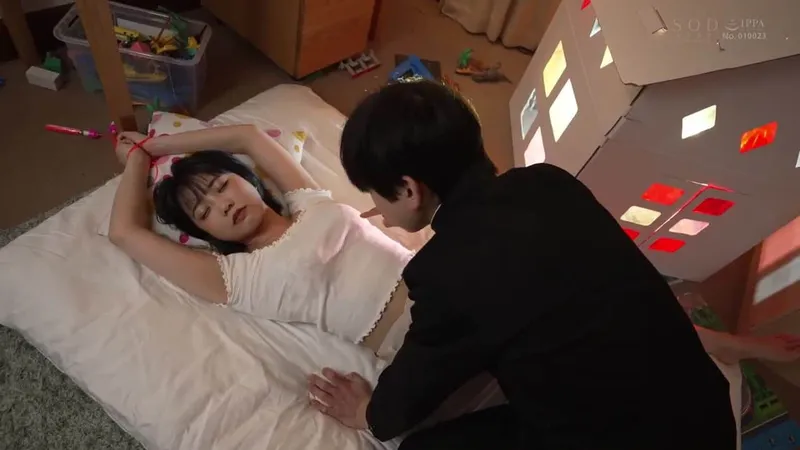 Trả thù anh trai thường xuyên bắt nạt bằng cách xxx bồ anh ấy