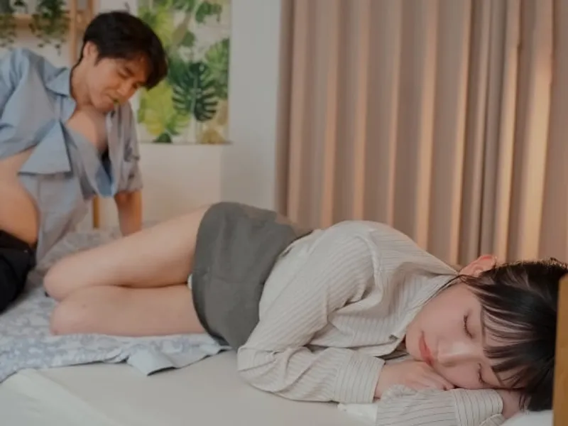 Xoạc cô nhân viên nữ đáng ghét trong công ty